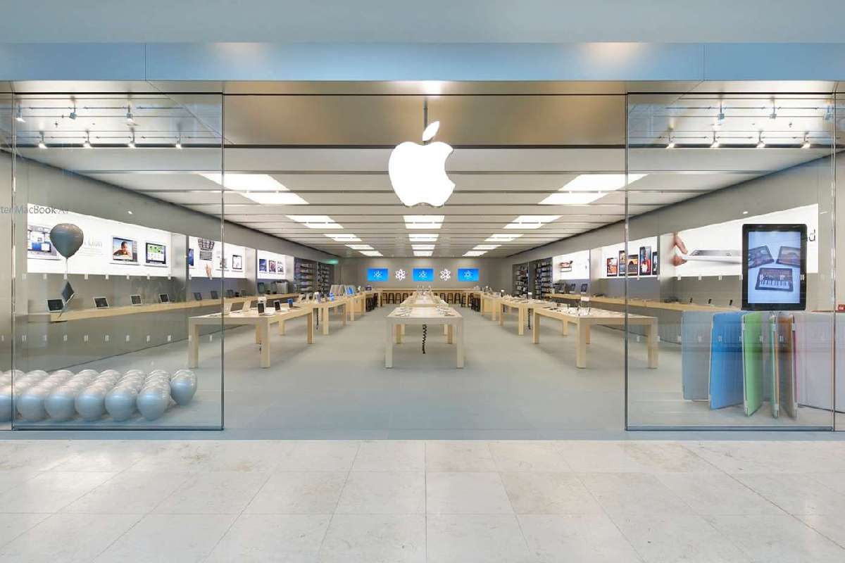 Bloomberg: Apple Store’lar Açılacak