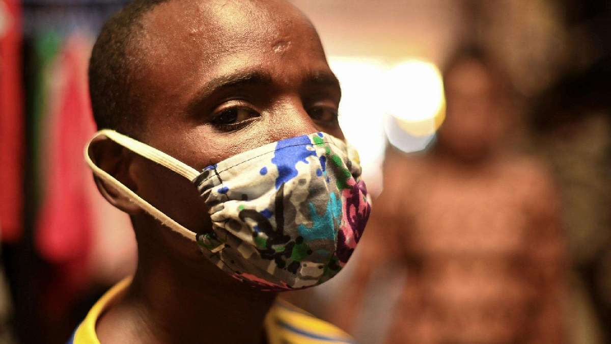 CDC, Koronavirüsten Korunmak İçin Bez Maske Kullanmayı Önerdi