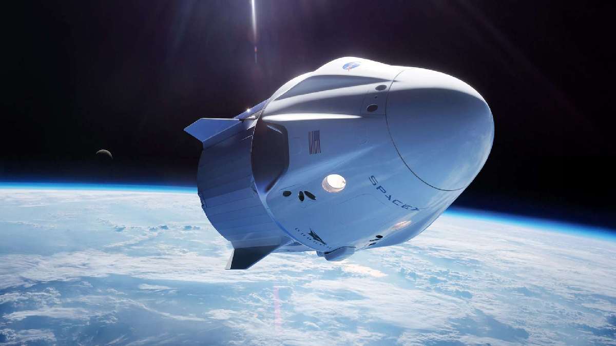 SpaceX İlk Astronotlarını Uzaya Gönderiyor