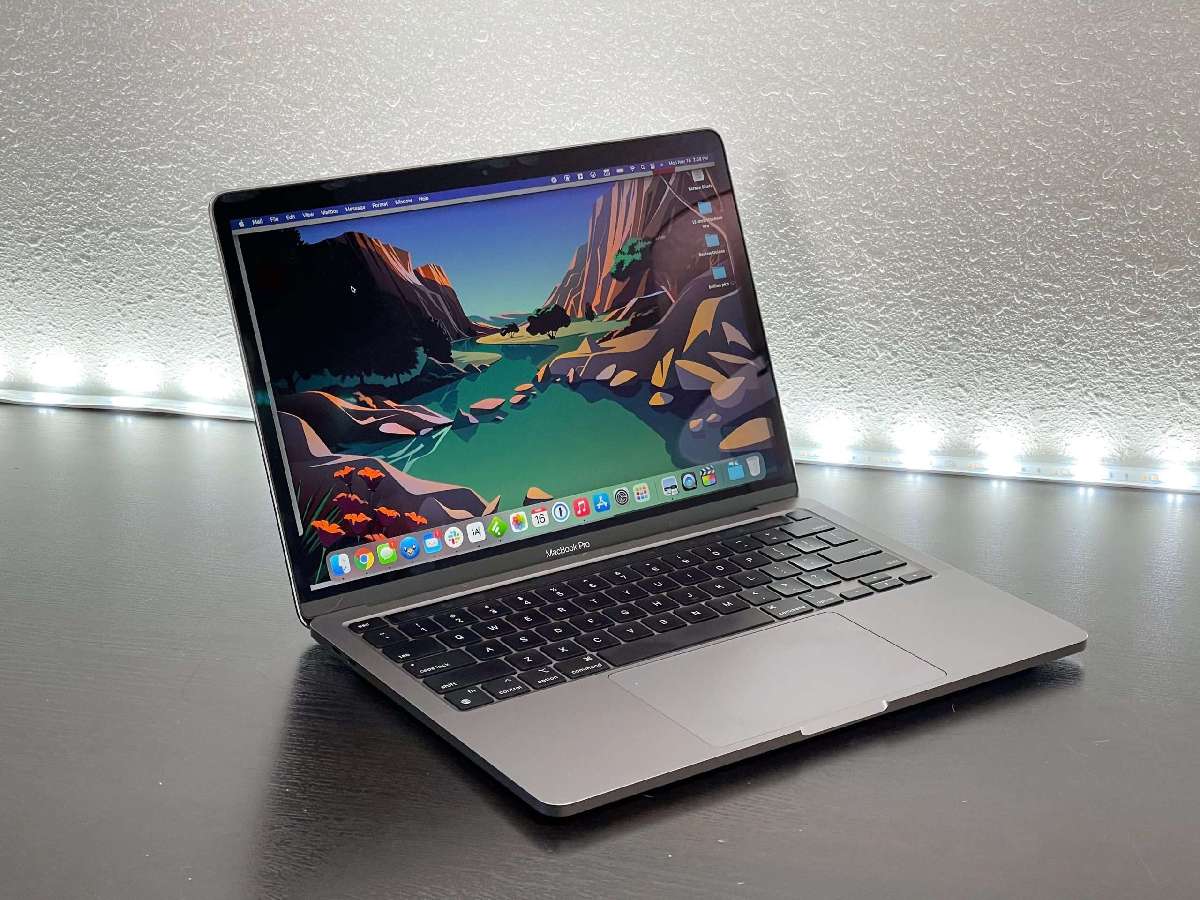 M1 İşlemcili MacBook Pro Test Edildi: Tam Olarak Hazır Değil