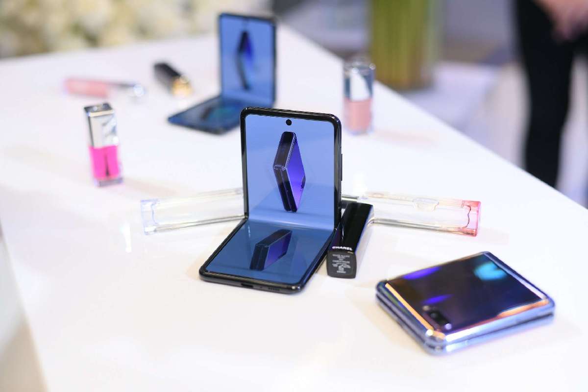 Galaxy Z Flip’in Ekran Değişimi Cep Yakacak